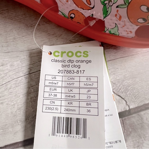 CROCS Disney Orange Bird Clogs - Picture 5 of 5